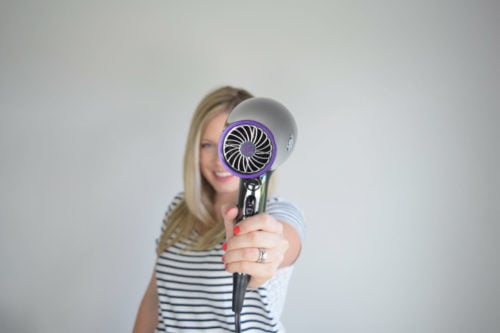 A Smooth and Silky Blowout with a Simple Half Updo