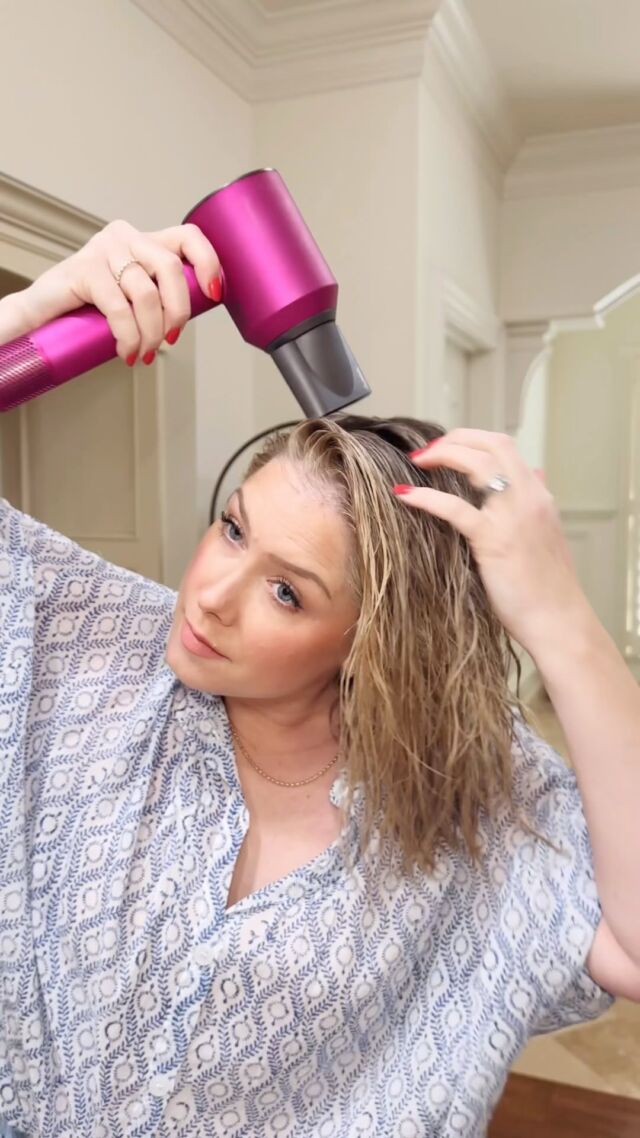 5 different blow dryers…and 5 different opinions about each one. Get the scoop on thesmallthingsblog.com today!