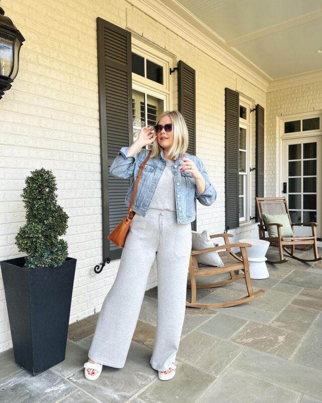 They finally did it! @spanx made their best-selling AirEssentials jumpsuit in a heathered grey! I couldn’t love it more. They also added a heathered grey crew, tapered pant, and half zip. Between these easy basics and the added colors of their Stretch Twill Cropped Wide Leg and Short, they’re nailing the spring fashion vibes. Be sure to use code KatexSpanx for 10% off + free shipping. #spanxpartner