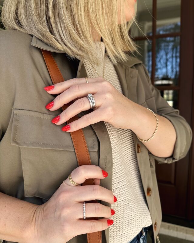 Kind of all about this bright poppy red color these days! Nail color is OPI on Collins Ave. (I also love Cajun Shrimp, A Good Mandarin is Hard To Find, and Live.Love.Carnaval)  https://liketk.it/4AGD5