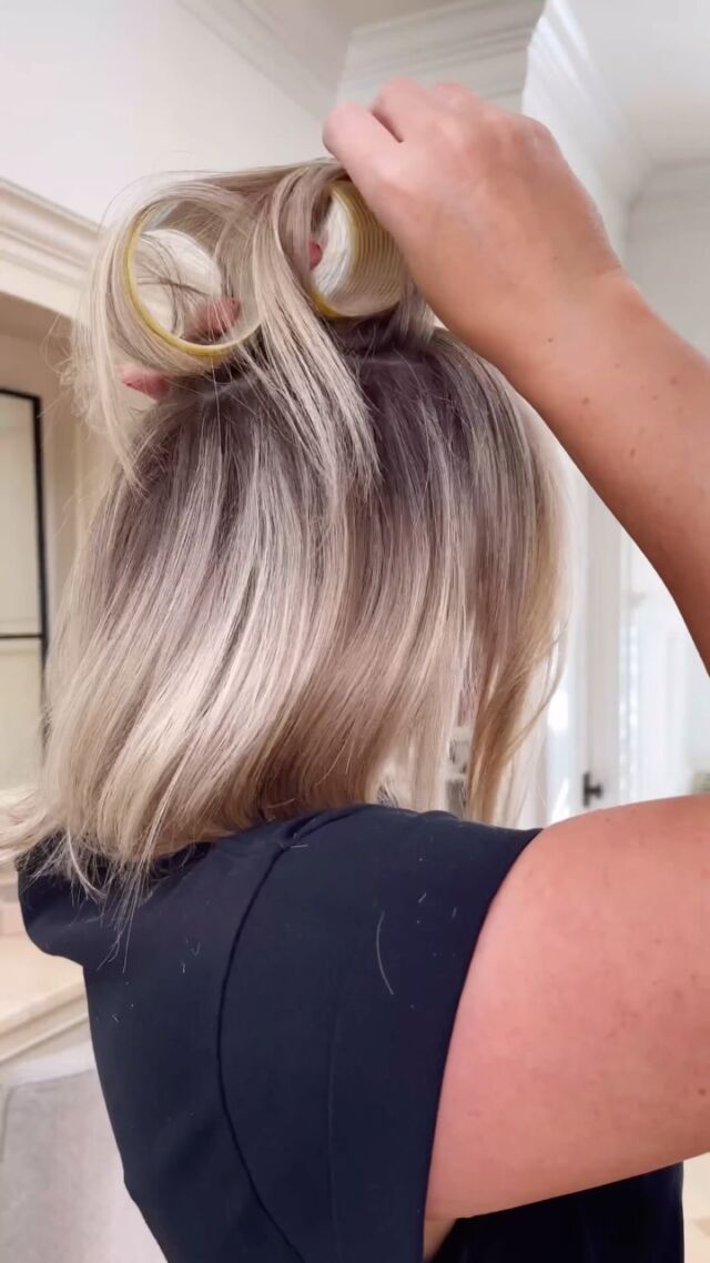 Don’t underestimate the power of 2 well placed velcro rollers 😍. It’s almost as important that your hair *cools* in the position you want it in as it is when using heat to create the shape!! Just promise me you won’t use velcro rollers on wet hair (unless you’re hair is about 3 inches long and you’re sitting under a dryer at the salon, then you’re fine😉)

Follow my shop @k8_smallthings on the @shop.LTK app to shop this post and get my exclusive app-only content!

#liketkit 
@shop.ltk
https://liketk.it/4CJ89